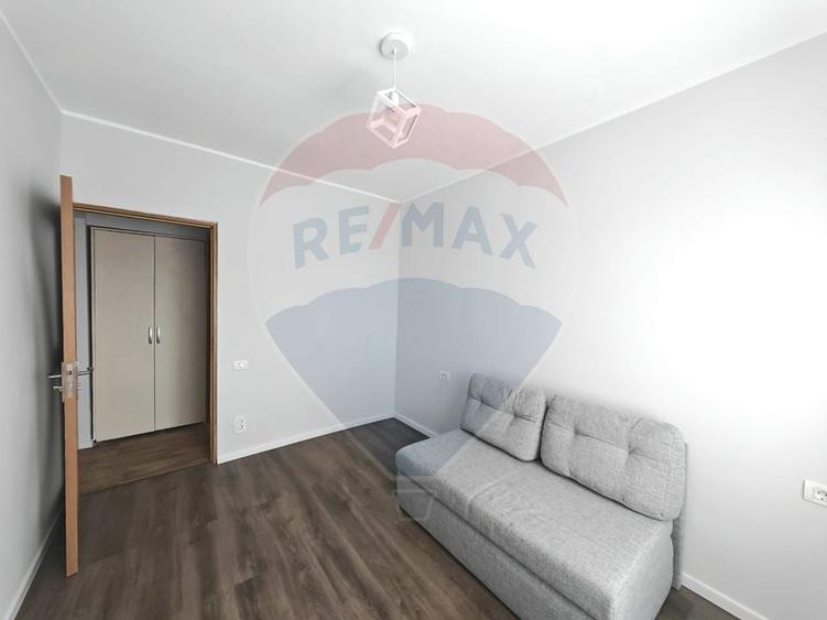 Apartament cu 4 camere - Aparatorii Patriei - Str Democratiei - 6