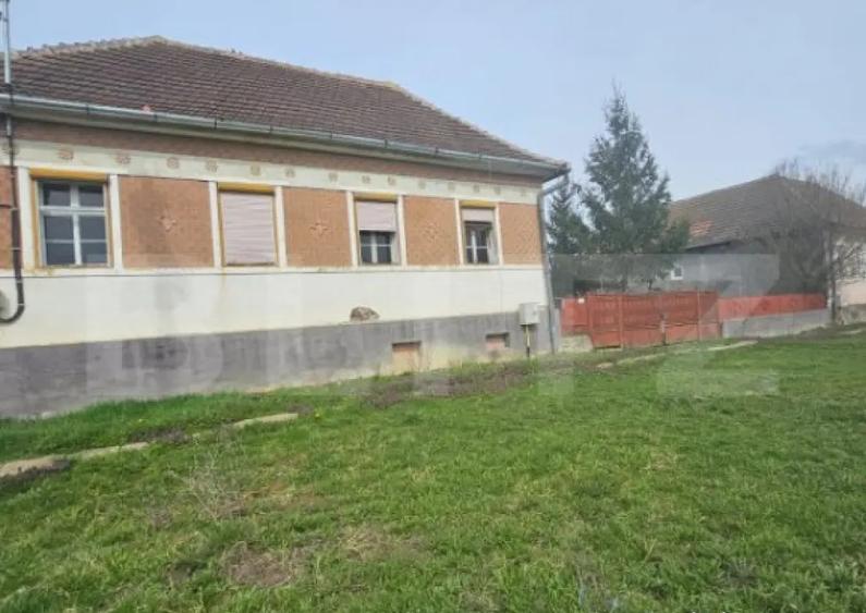 Casa batraneasca cu teren generos, in localitatea Dedra - 3