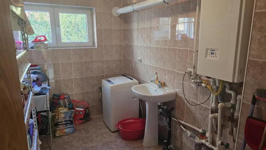 Vand proprietate in Deva. zona Ceangai, compusa din 2 case de locuit, constructii din anul 2003 - 11