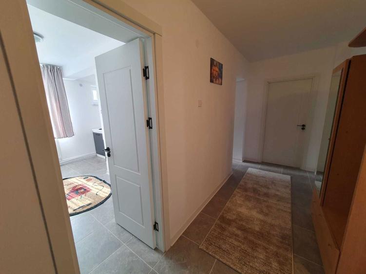 Inchiriez apartament 3 camere/UNIRII - 5