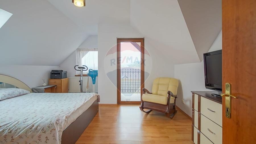 Casă complet mobilată cu garaj și panouri fotovoltaice – Codlea! - 32