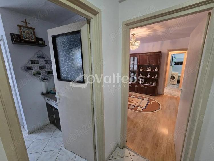 Re?i?a, apartament 2 camere, 56 mp, zona Universitate - 7