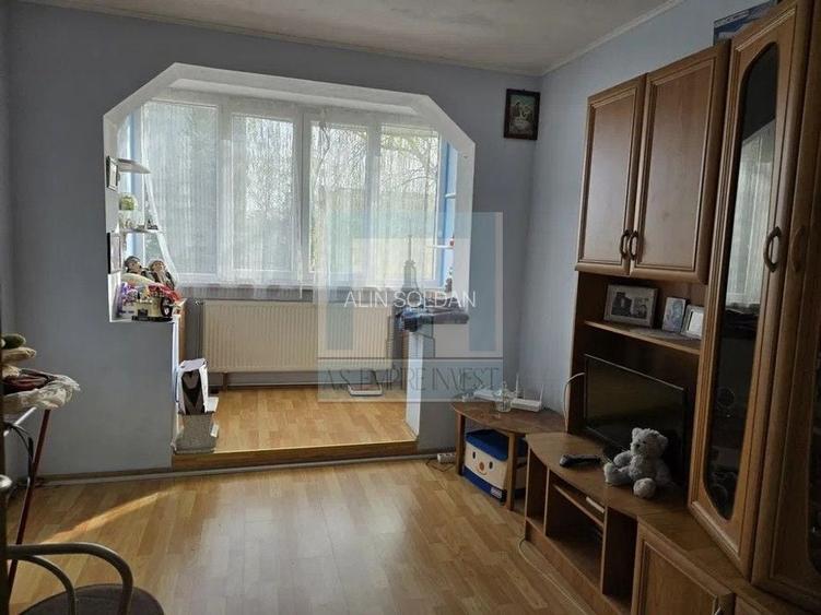 Apartament cu 3 camere circular în Calea București Apartament cu 3 camere circular în Calea București