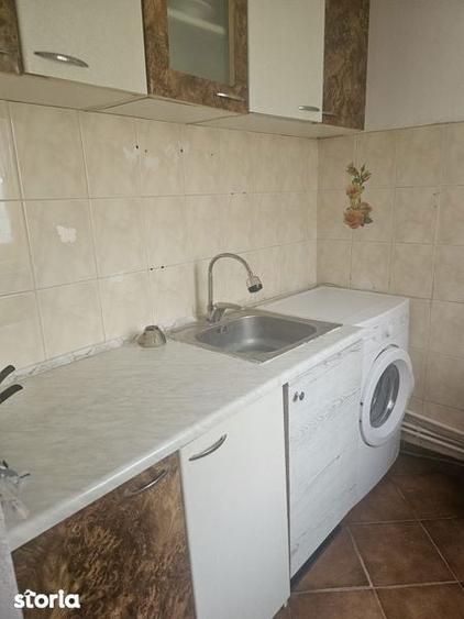 Inchiriez apartament 3 camere scoala 8 - 4