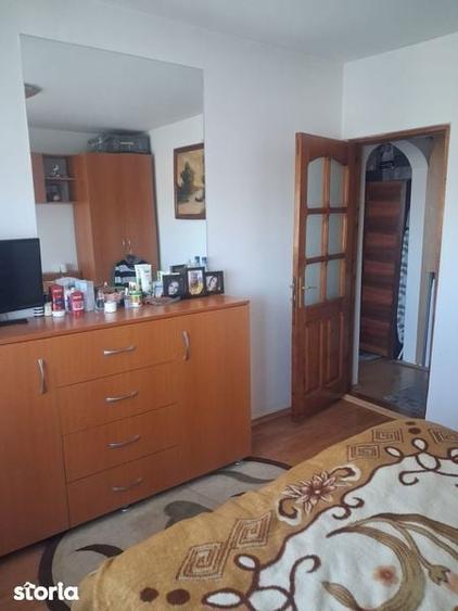 Apartament de vanzare - 3 camere - 1