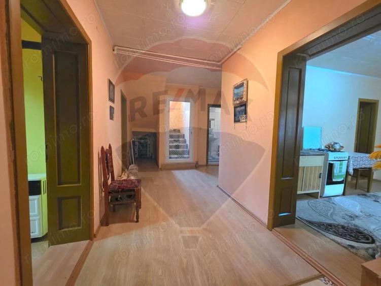 Casa pe strada Prefect Vasile Molovan- Tarnaveni - 12