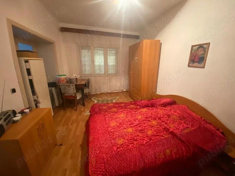 Proprietar, singur in curte, vand casa in Ra?nov! - 1