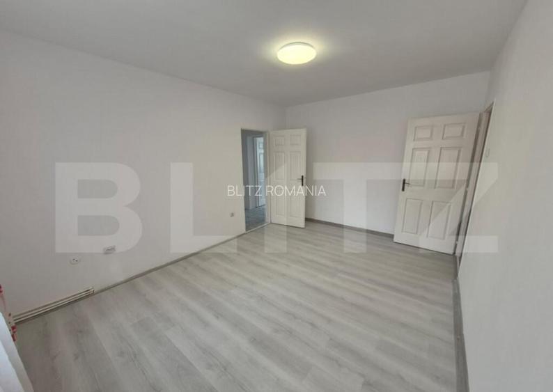Apartament renovat cu terasa ?i priveli?te superba
