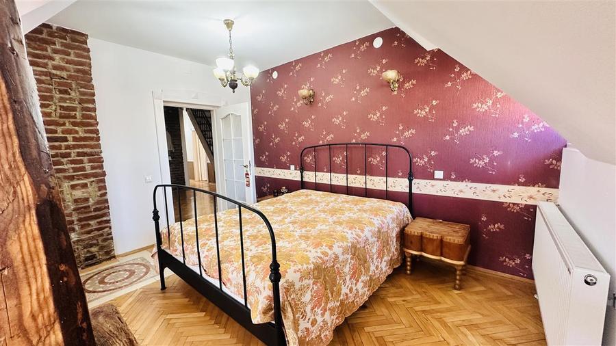 Apartament în casa 5camere - scara interioara - Magazin Star - 10