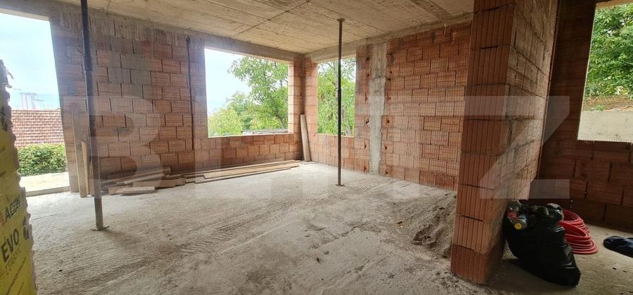 2 Unitati, Duplex semifinisat, zona Dambul Rotund, priveliste spre oras - 3