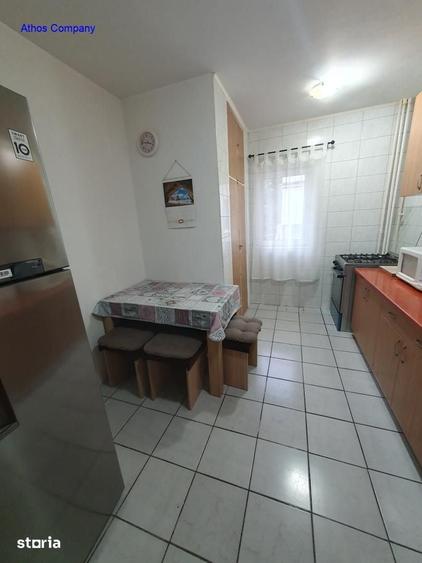 Apartament cu 4 camere decomandat în Berceni — fotografia 1