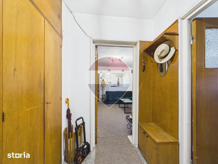 Apartament cu 3 camere în Tei