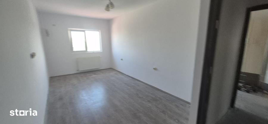 Casă cu 4 camere cu Teren 200 Mp în Cornetu