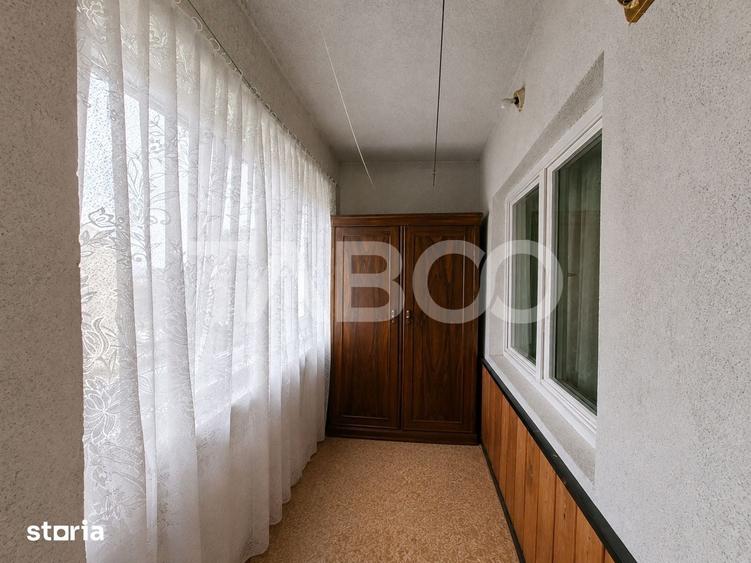 Apartament cu 3 camere decomandat în Sub Arini