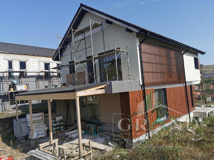 Casă individuală cu 5 camere cu Teren 700 Mp în Chinteni