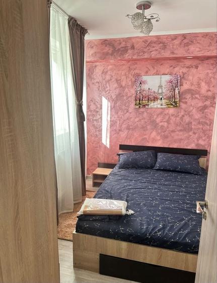 Apartament cu 3 camere decomandat în Baicului