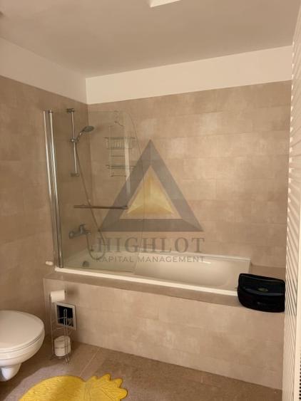 Duplex cu 10 camere cu Canalizare în Pipera