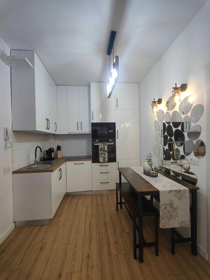 Apartament cu 3 camere decomandat în Tătărași