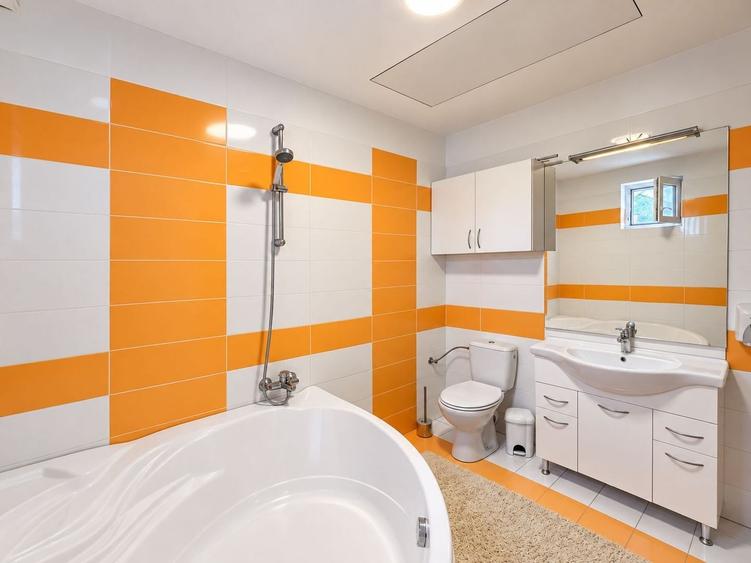 Casă individuală cu 4 camere cu Canalizare în Aradul Nou