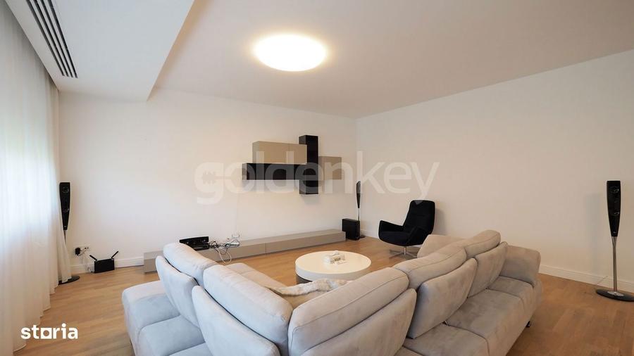 Apartament cu 5 camere, mobilat în Băneasa