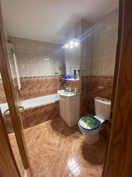Apartament cu 3 camere decomandat în Soarelui