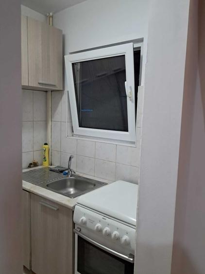 Garsonieră decomandată în Aurel Vlaicu