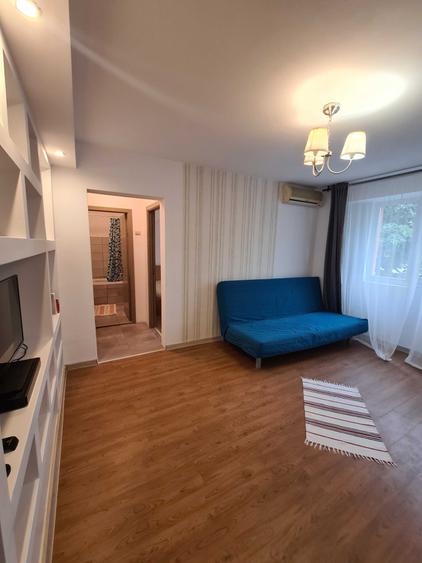 Apartament cu 2 camere semidecomandat în Victoriei