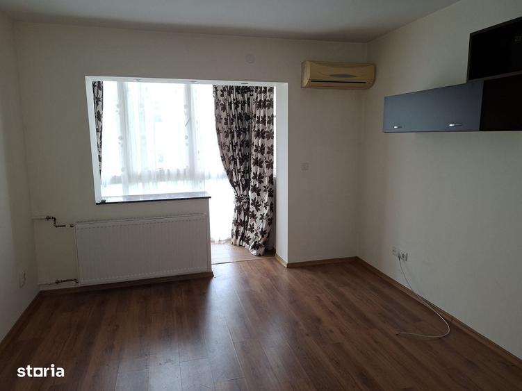 Apartament cu 3 camere decomandat în Vest