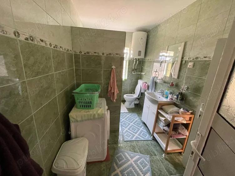 Casă cu 3 camere cu Teren 1500 Mp în Central