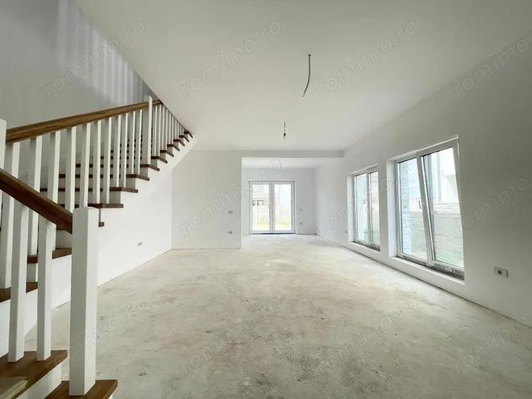 Casă cu 4 camere cu Teren 255 Mp în Urseni