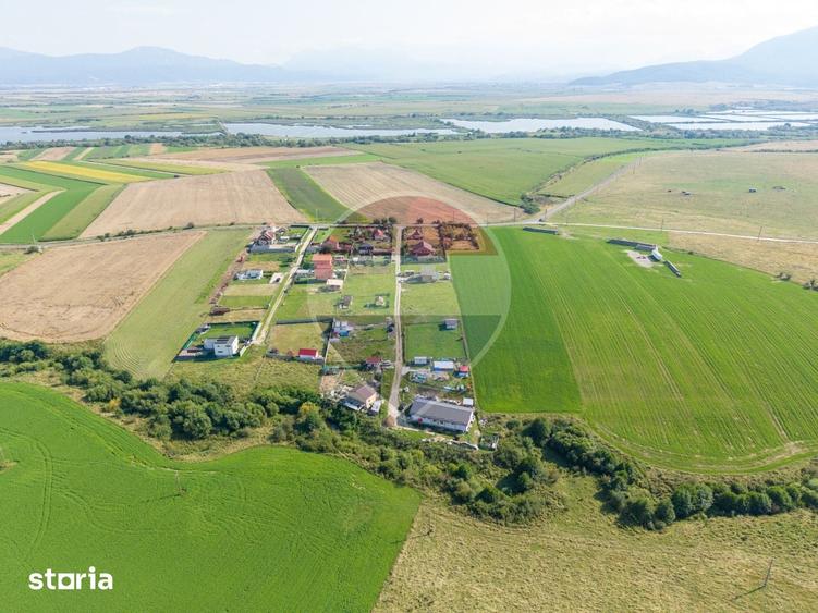 Teren de 1100 mp, în Județean