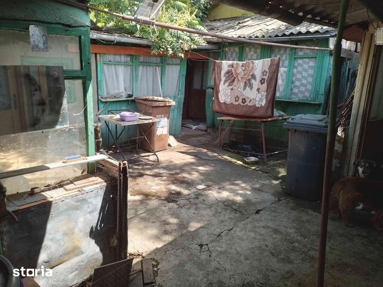 Casă cu 2 camere cu Teren 220 Mp în Central