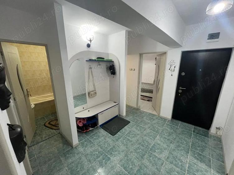 Vand apartament 3 camere spa?ios in Slanic Moldova la poala muntelui - 2