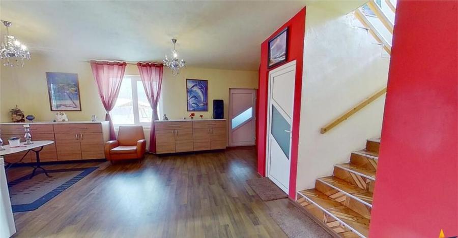 Acasa in Rasnov:Casa cu 5 camere,curte mare si liniste depli - 8