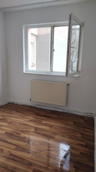 De vanzare apartament. 2 camere - 4