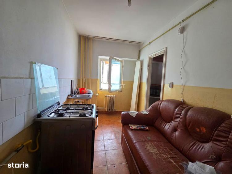 Apartament 3 Camere-Decomandat-Etaj 1 - 3