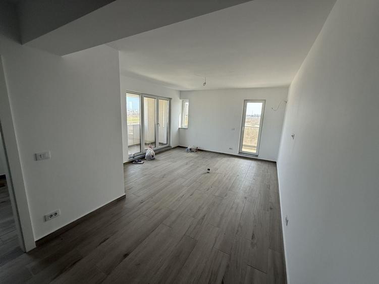 Apartament 3 camere zona Tomis Plus - 1
