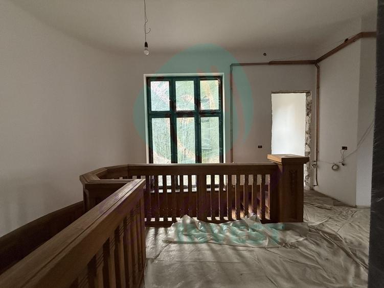 Apartament boieresc partial renovat - 2