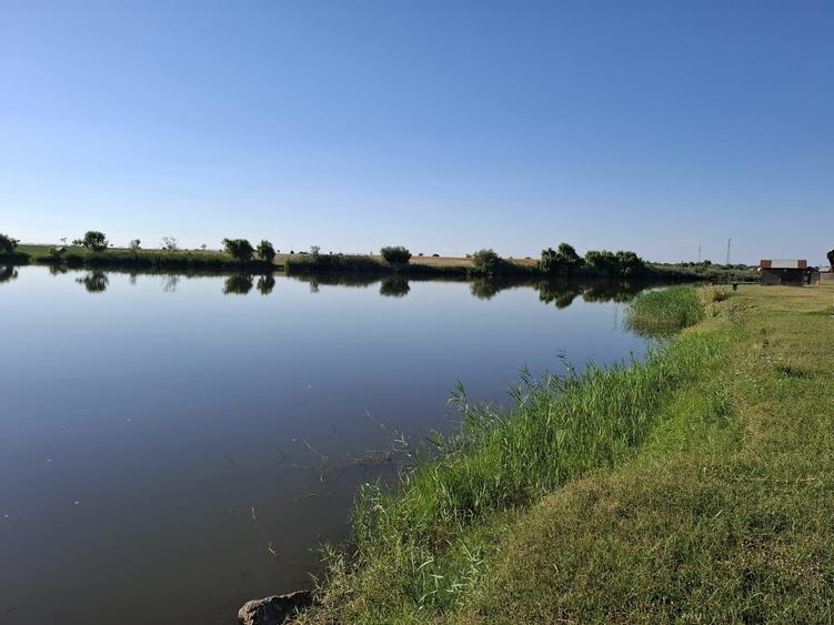 Închiriez Baltă de Pescuit – 12 Ha de Relaxare și Capturi - 1