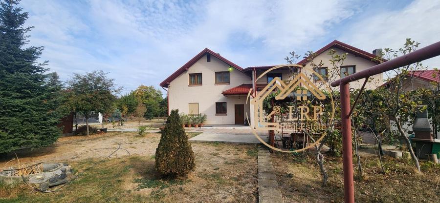 [DOMENIU PRIVAT] Vila deosebita in Inima Orasului Voluntari | Teren 2.500 mp | - 32