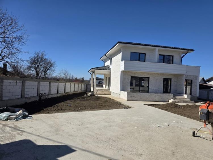 Vila eleganta centru Aroneanu - 3