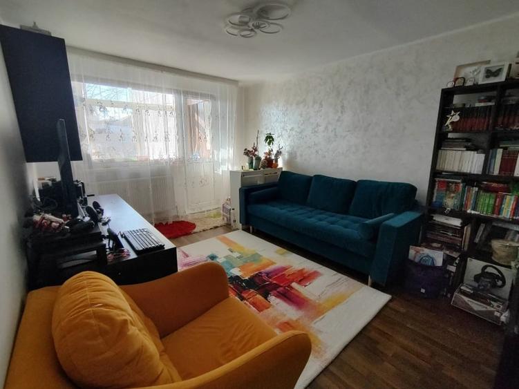 PROPRIETAR: 3 Camere decomandate | Etaj 4 /4 | locatie grozava !! Bacau, Str. Ma - 1