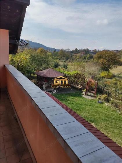 Proprietate deosebita cu doua case ?i teren 5.600 mp, situata in zona lini?tita, Gole?ti - 12