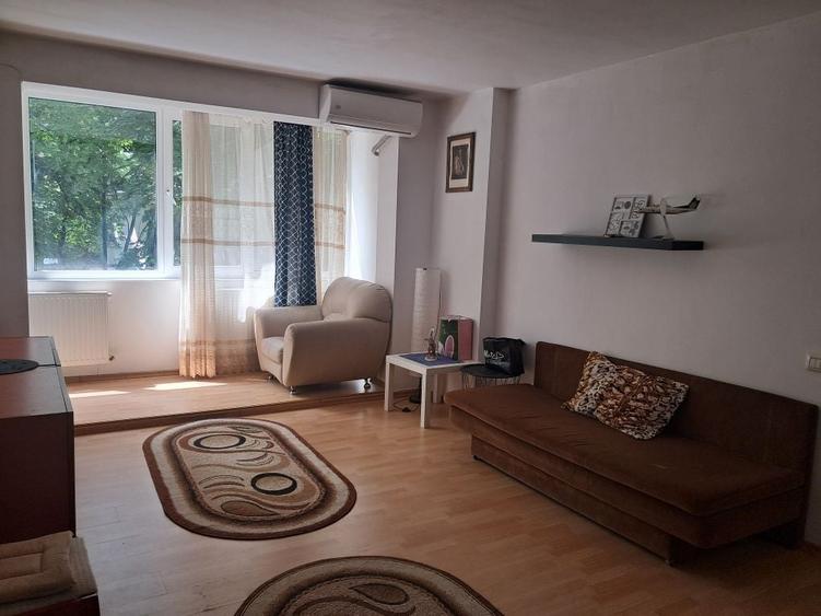 Ofer spre inchiriere unei fete o camera intr-un apartament semidecomandat situat pe Bulevardul Dimitrie Cantemir la 5 min de Piata Unirii. - 6