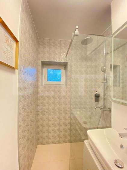 Apartament cu 4 camere, decomandat, pe Calea Bucuresti - 20