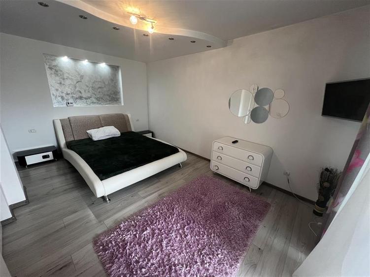 Apartament 2 camere, etaj 8, lift nou, zona Piata Unirii- scoala 9 - 1