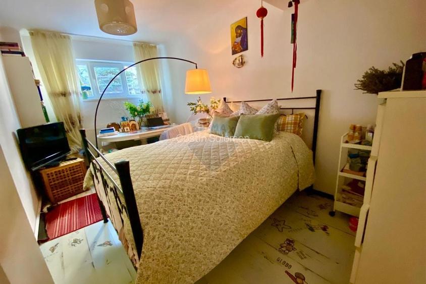 Apartament deosebit 3 camere, decomandat, vanzare, 100mp curte proprie