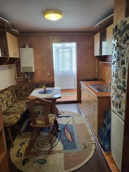 Proprietar vand apartament, 3 camere decomandate,72 mp utili, Str.Nordului Bacau - 5