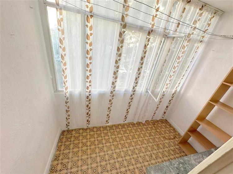 Apartament cu 3 camere semidecomandat în Narcisa