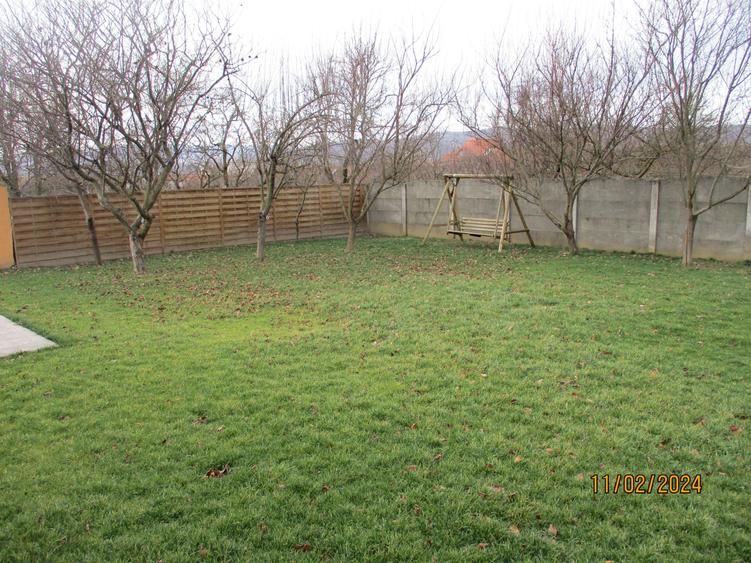 Comision 0 - Casa renovata cu 2 corpuri si gradina in Caransebes - 9